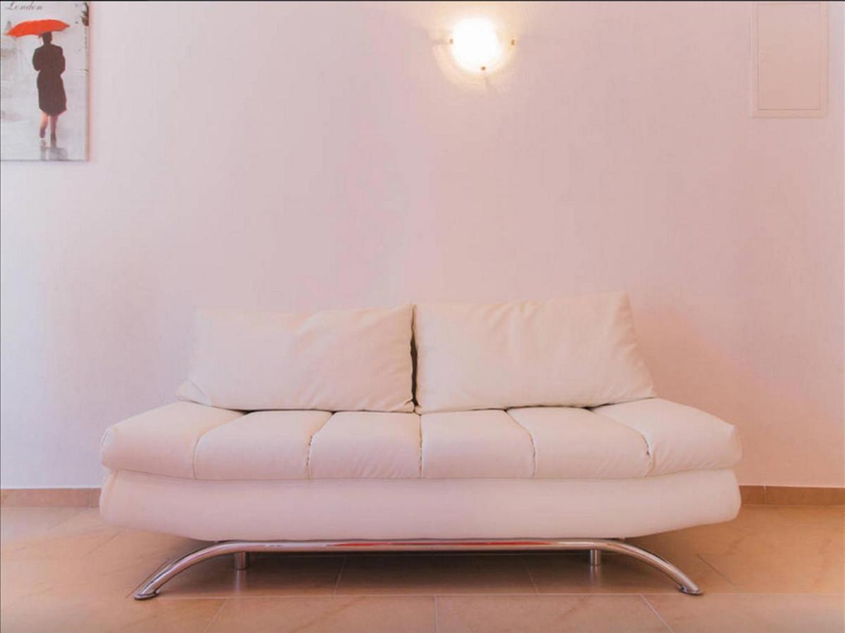 House Karlo Apartments 오미스 외부 사진