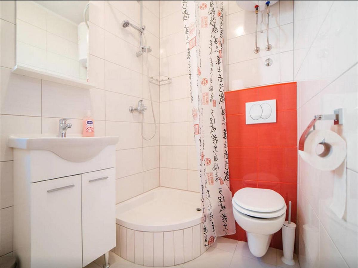 House Karlo Apartments 오미스 외부 사진