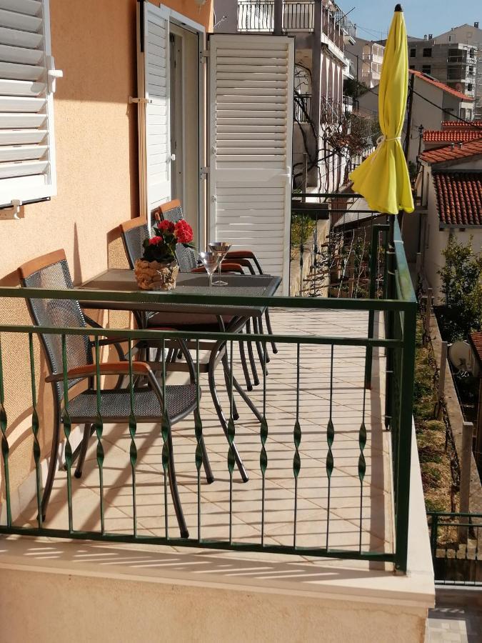 House Karlo Apartments 오미스 외부 사진