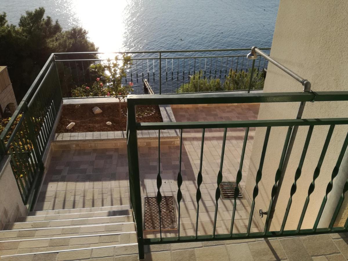 House Karlo Apartments 오미스 외부 사진