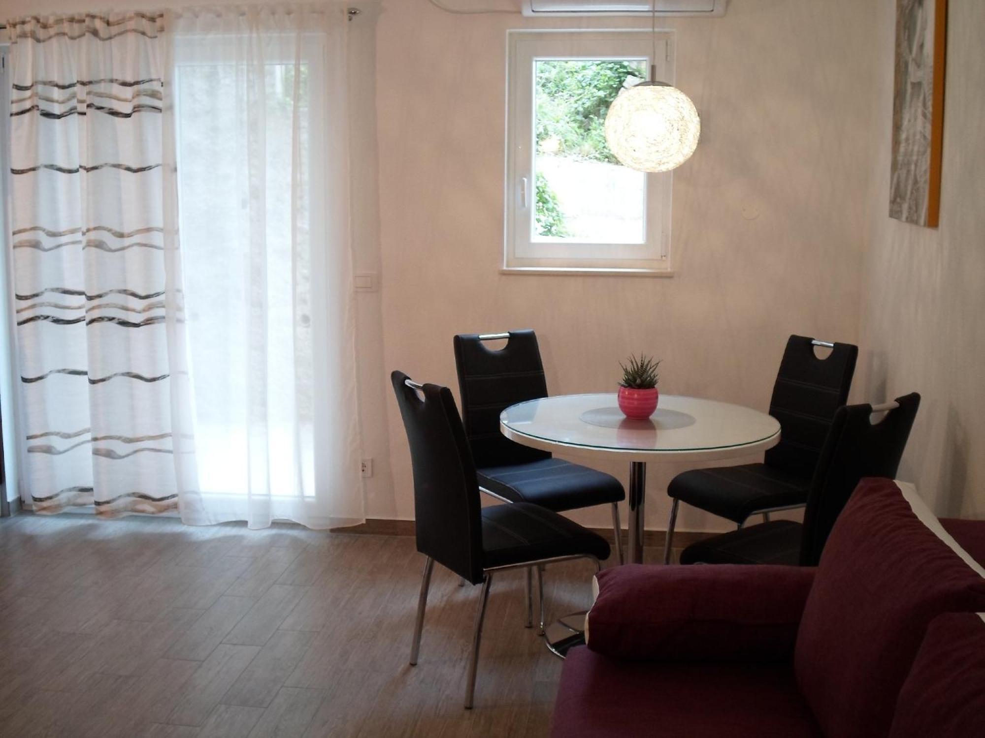 House Karlo Apartments 오미스 객실 사진